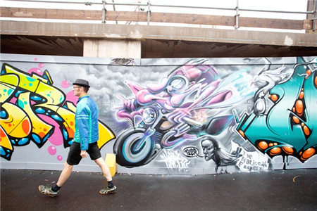 欧洲最大街头艺术节展示城市色彩