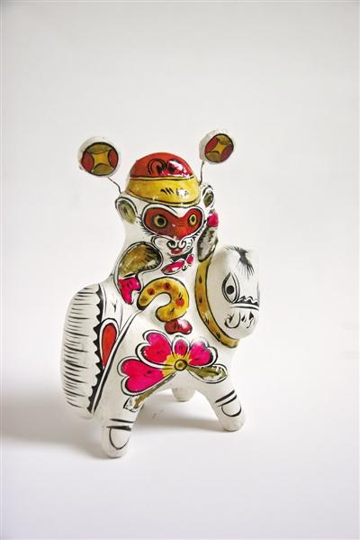 中国美术馆藏陕西凤翔泥塑《马上封侯》。