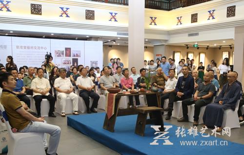 李梓源父子、顾跃鸣书画陶艺紫砂作品全国巡展•厦门站开幕