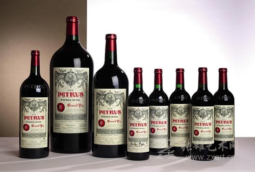 Château Pétrus 1998 年(标准装 6 瓶)估价:85,000 – 120,000 港元/11,000 – 15,000 美元 Château Pétrus 2005 年( 1.5 公升装 3 瓶)估价:110,000 – 150,000 港元/14,000 – 19,000 美元 Château Pétrus 2006 年( 6 公升装 3 瓶)估价:80,000 – 110,000 港元/10,000 – 14,000 美元 Château Pétrus 2008 年( 3 公升装 1 瓶)估价:55,000 – 80,000 港元/7,000 – 10,000 美元 Château Pétrus 1998 年(标准装 6 瓶)估价:85,000 – 120,000 港元/11,000 – 15,000 美元 Château Pétrus 2005 年( 1.5 公升装 3 瓶)估价:110,000 – 150,000 港元/14,000 – 19,000 美元 Château Pétrus 2006 年( 6 公升装 3 瓶)估价:80,000 – 110,000 港元/10,000 – 14,000 美元 Château Pétrus 2008 年( 3 公升装 1 瓶)估价:55,000 – 80,000 港元/7,000 – 10,000 美元
