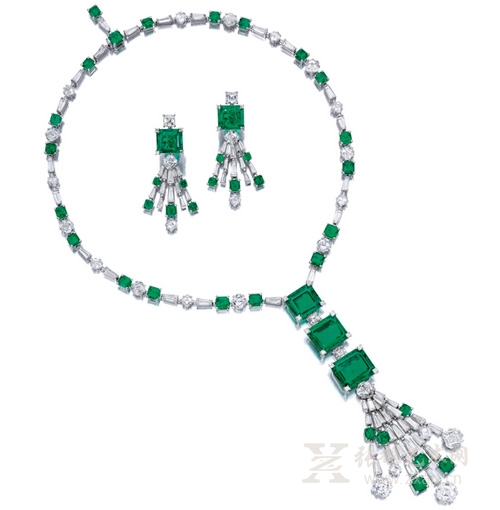 1709袓母绿配钻石项链及吊耳环套装, 宝格丽（Bulgari）估价4,600,000 — 8,000,000港币