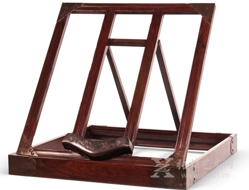 3006明末至清初 黄花梨折叠式大镜架估价220,000 — 300,000港币 3006明末至清初 黄花梨折叠式大镜架估价220,000 — 300,000港币